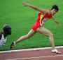 刘翔以12秒91的成绩夺得男子110米栏冠军